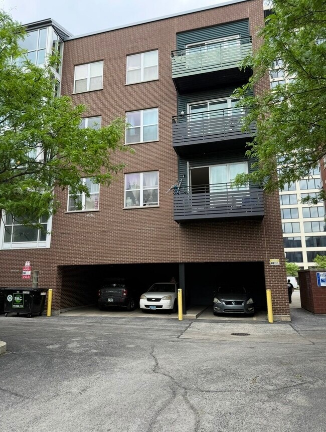 Building Photo - 17 W 35th St