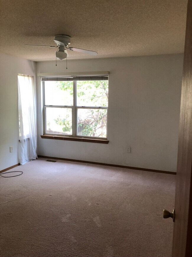 Building Photo - 3 Bedroom House on Quiet Cul-de-sac in Broomfield