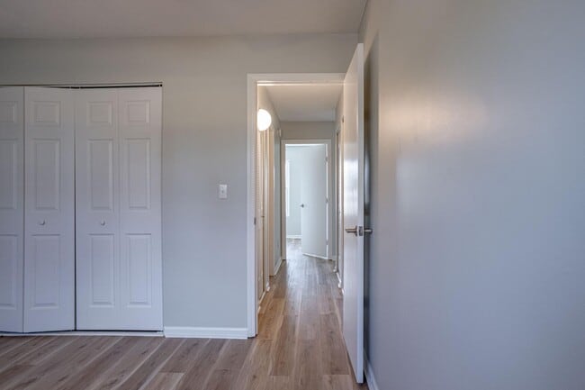Building Photo - 1312 Farmingdale Dr