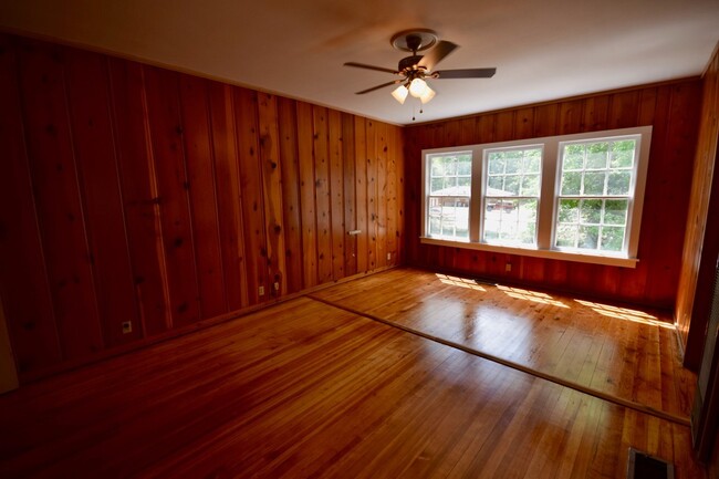 Building Photo - Large Home Close to Downtown Ruston