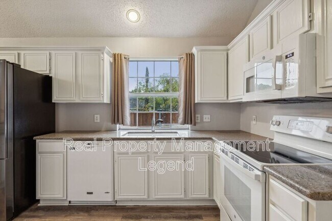 Building Photo - 1105 Dove Dr