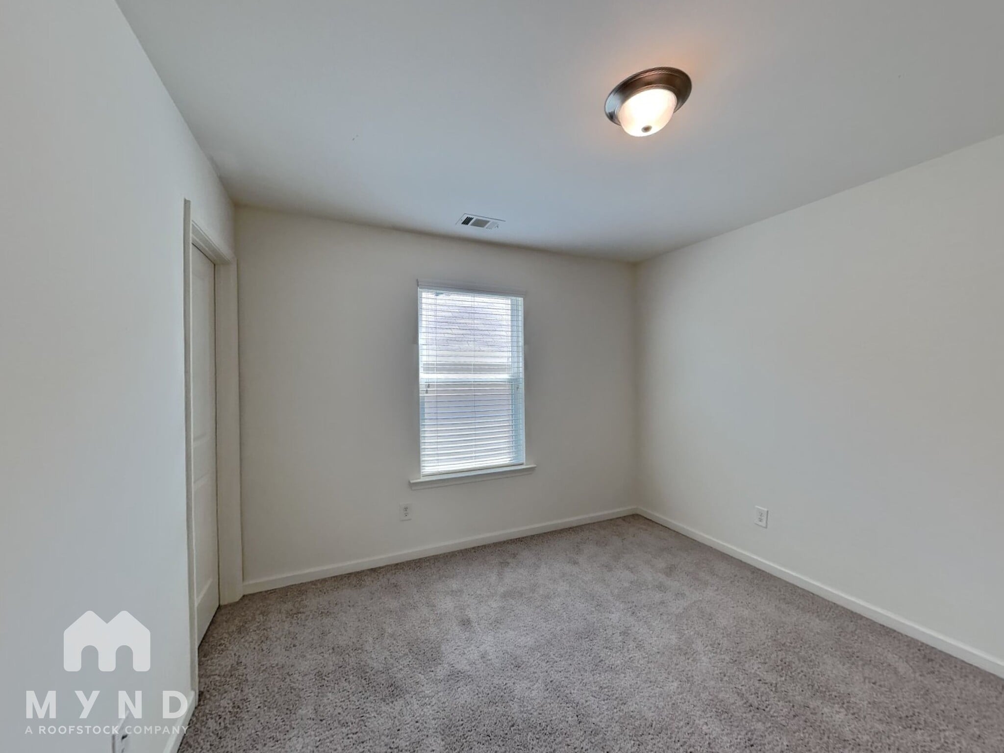 Building Photo - 842 Regal Ln