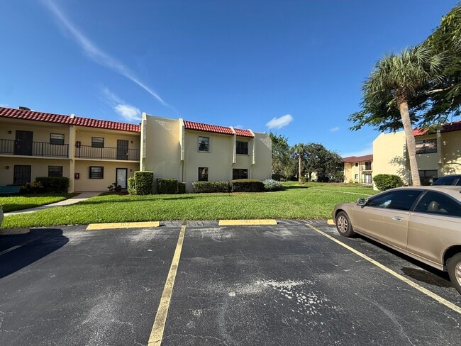 Building Photo - 2050 Oleander Blvd