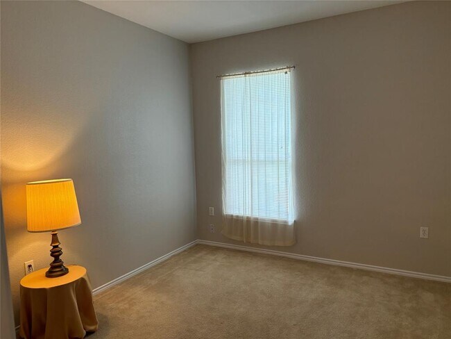 Building Photo - 106 Bowie Cir