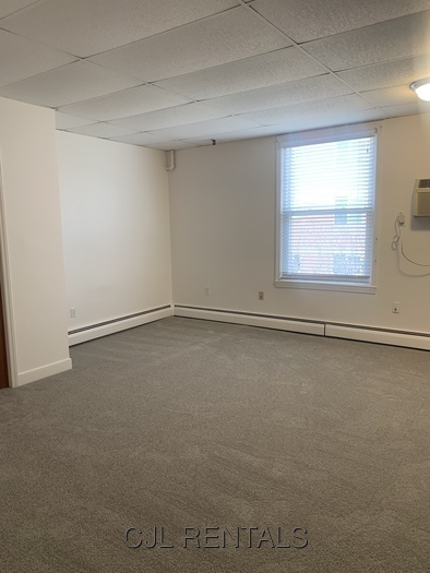 Building Photo - 129 Pleasant St