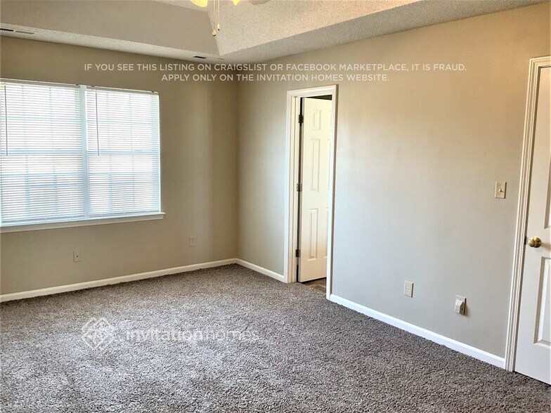 Building Photo - 3924 Chatterleigh Dr