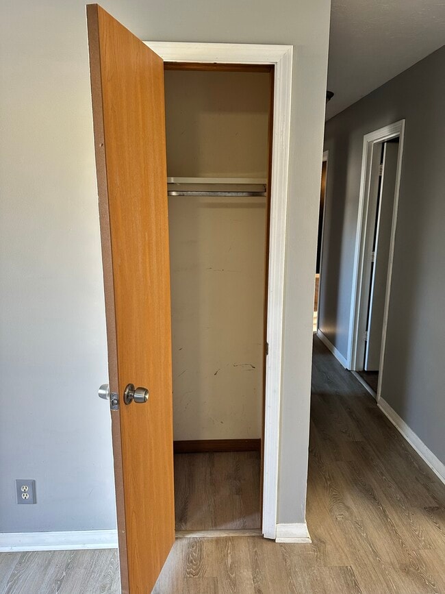 Building Photo - 6415 Bayard Park Dr