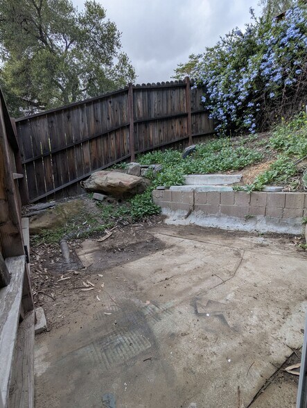 Building Photo - 9401 Notre Dame Ave