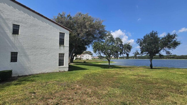 Building Photo - 2850 Palmwood Terrace