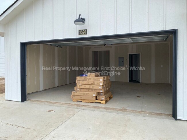 Building Photo - 3318 W 45th St S