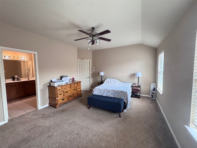 Building Photo - 6026 Starbrook Creek Dr