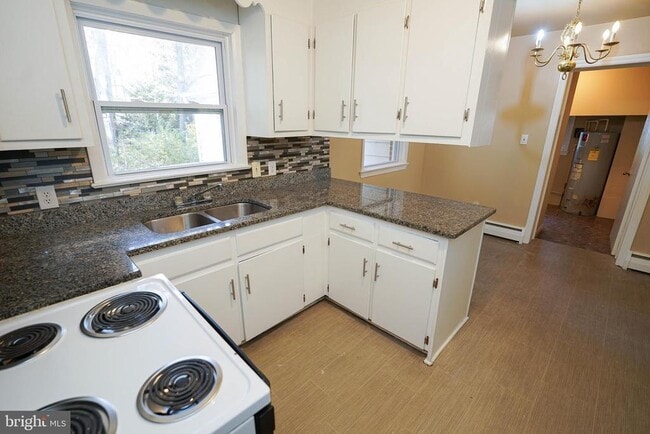 Building Photo - 1306 Frederick Ave