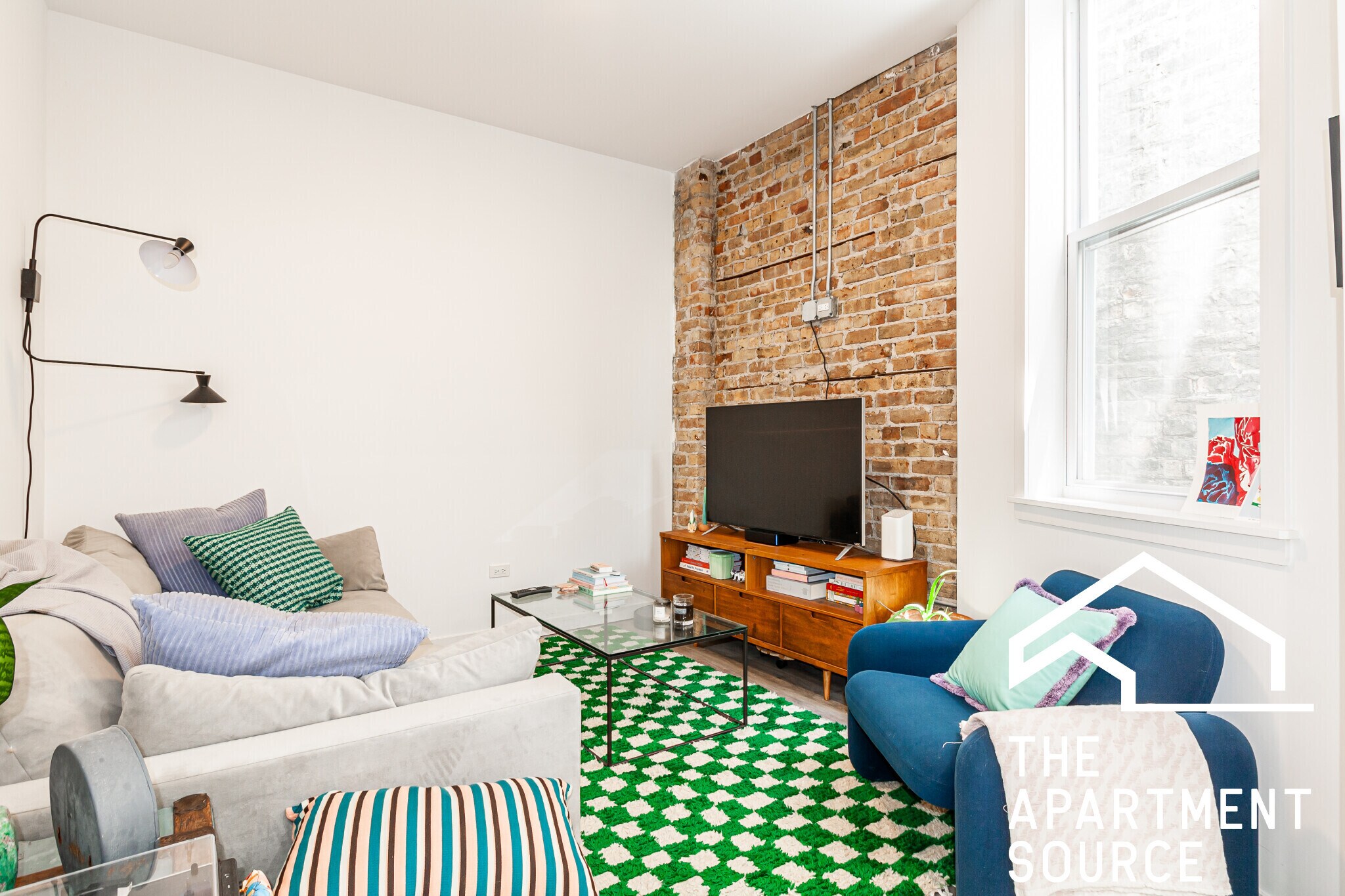 Building Photo - 2745 W Division St