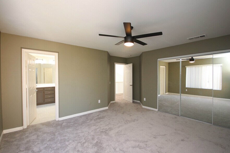 Building Photo - 2911 Spruce Ct