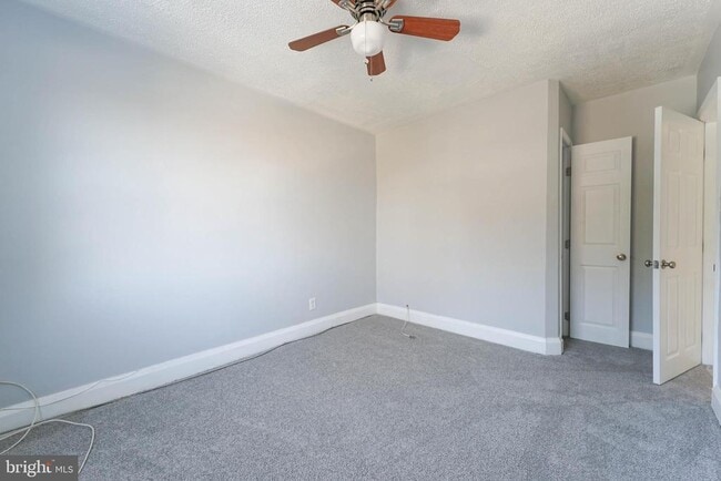 Building Photo - 809 Braeside Rd