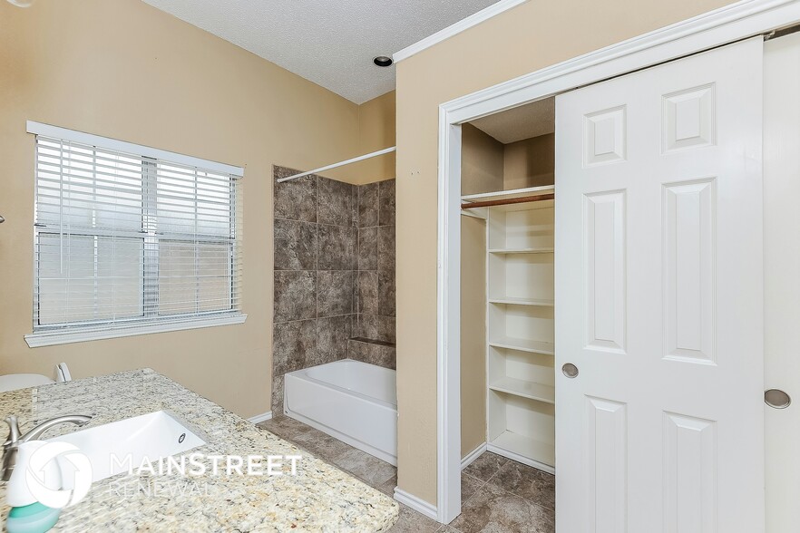 Building Photo - 1825 Wild Willow Trail