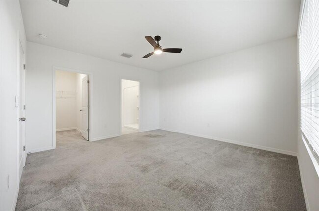 Building Photo - 34118 Jasper Stone Dr
