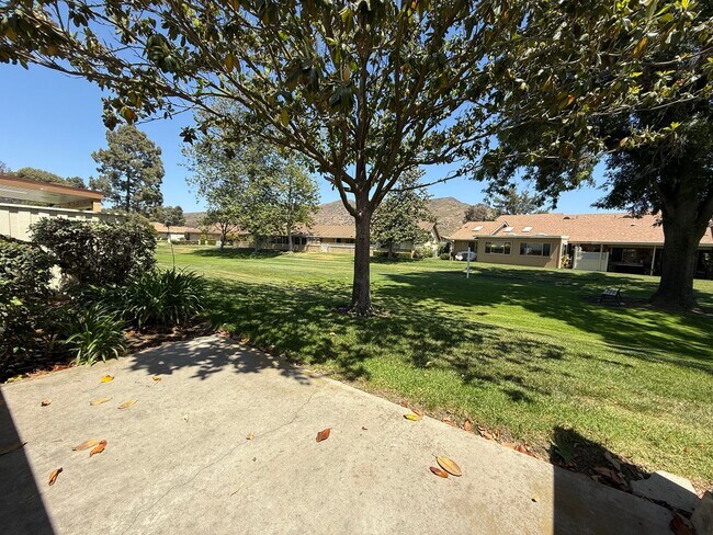 Building Photo - A Coronado Home on the 17th Hole