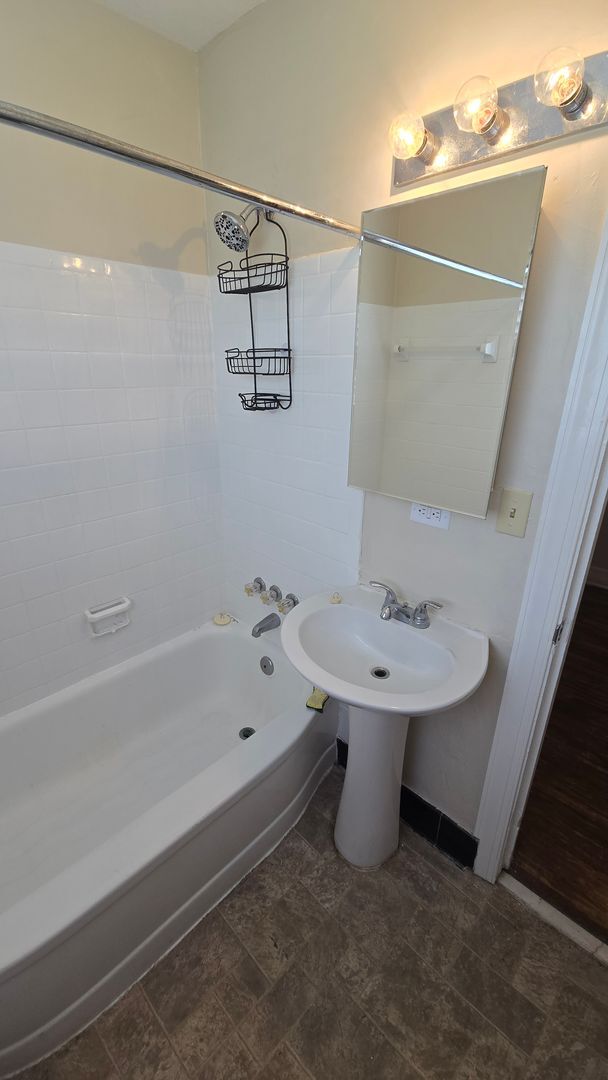 Building Photo - Hampton Hills subdivision. Close to Fort Jackson and I-77.