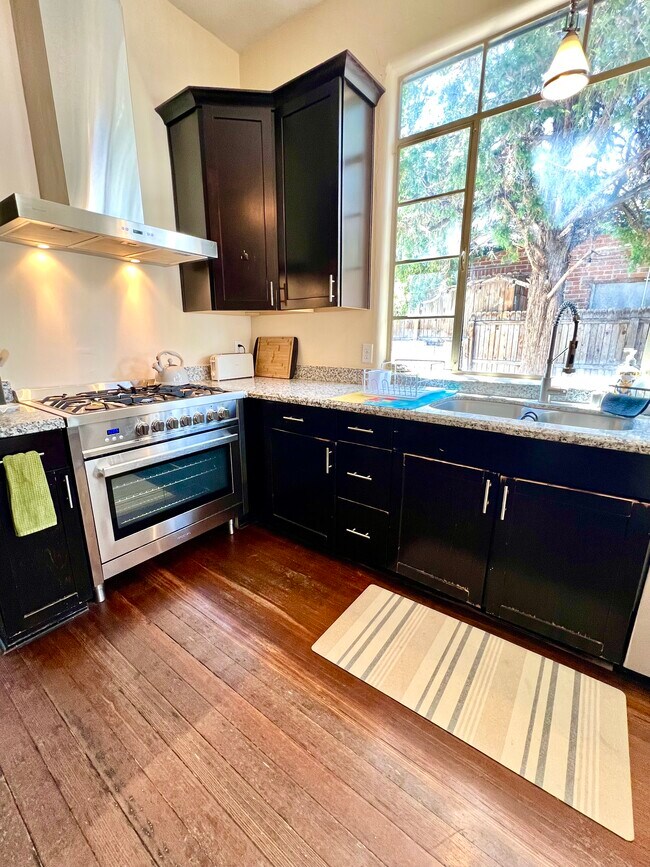 Building Photo - 120 Arno St SE