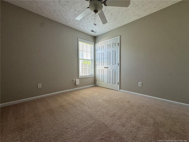 Building Photo - 136 Ivy Stone Dr