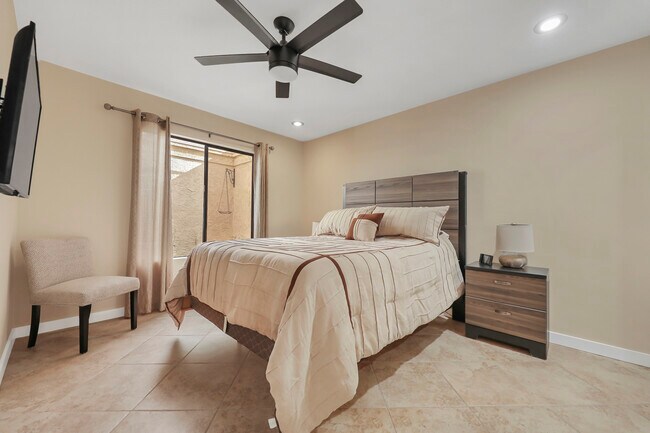 Building Photo - 44389 Cannes Ct