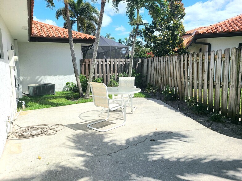 Building Photo - 13473 Fountain View Blvd