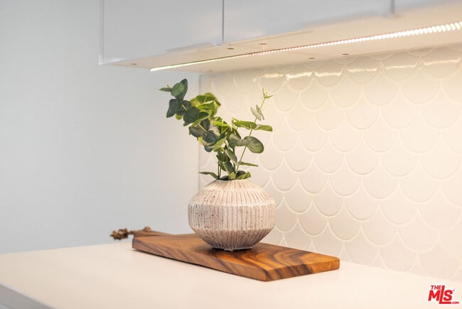 Building Photo - 1313 Ocean Front Walk