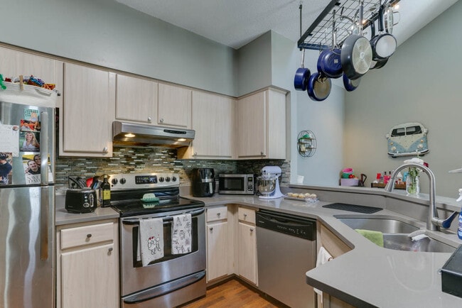 Building Photo - 321 Duke St