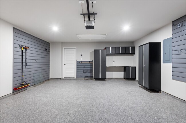 Building Photo - 11439 Bush Clover Dr