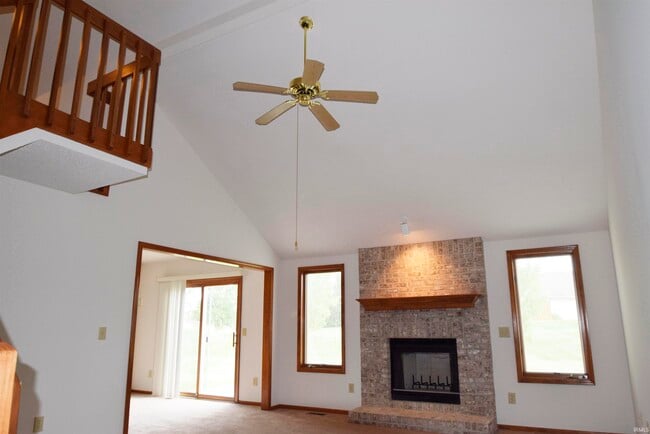 Building Photo - 7455 Montclair Dr