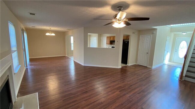 Building Photo - 986 Hawthorn Ln