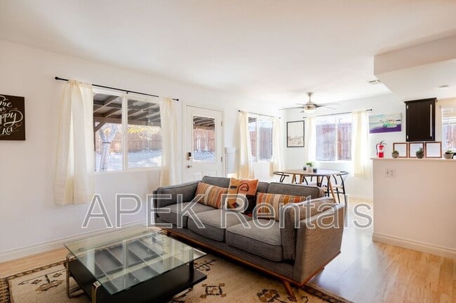 Building Photo - 61493 Desert Air Rd