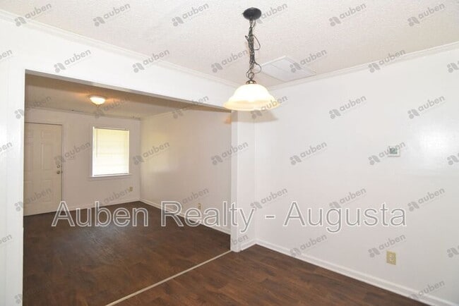 Building Photo - 2165 1/2 Telfair Street