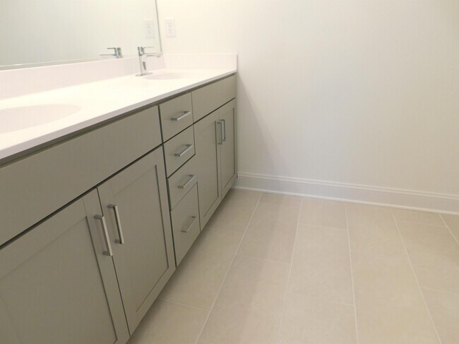 Building Photo - 7037 Leire Ln