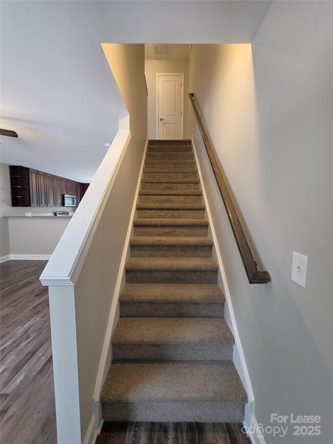 Building Photo - 420 Balfour Dr