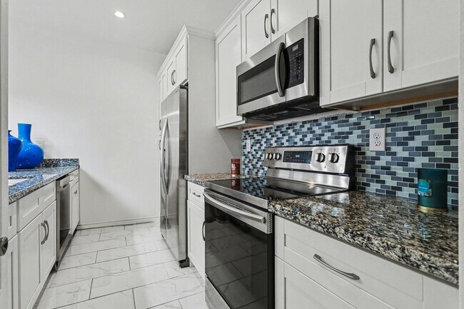 Building Photo - 600 Wilcrest Dr