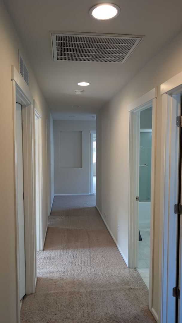 Building Photo - 5 bedroom Marysville 2 story home