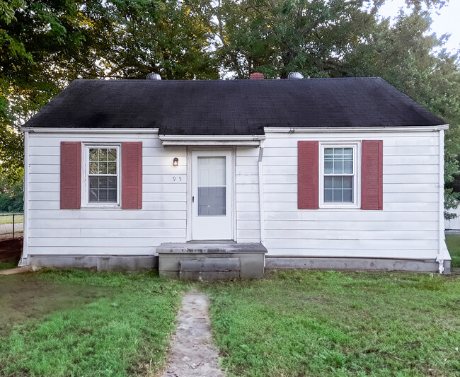Primary Photo - 95 Slagle Ave