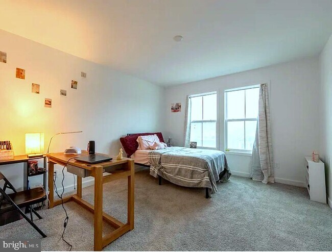 Building Photo - 5019 Forsythia Pl