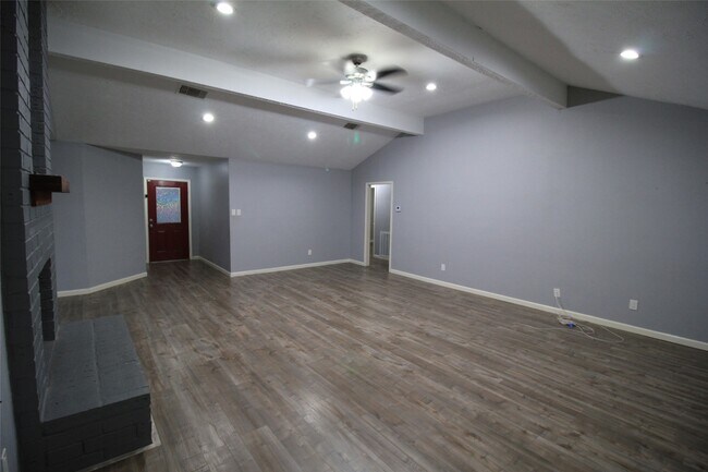 Building Photo - 20074 Crazy Horse Cir