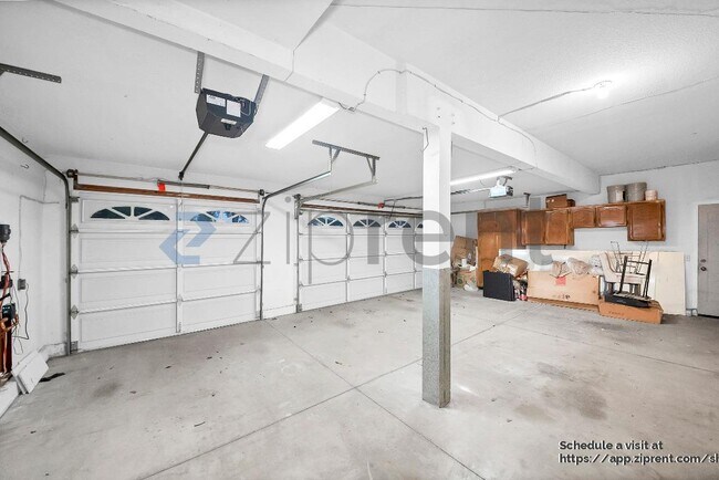 Building Photo - 23693 Cadenza Dr