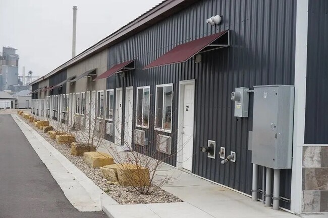 Building Photo - 1708 N Riverfront Dr