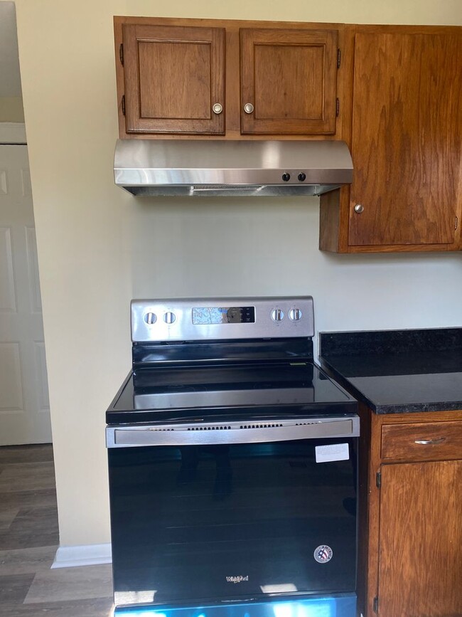 Building Photo - *Knoxville 37917 - 2 bedroom, 1 bath 2-sto...