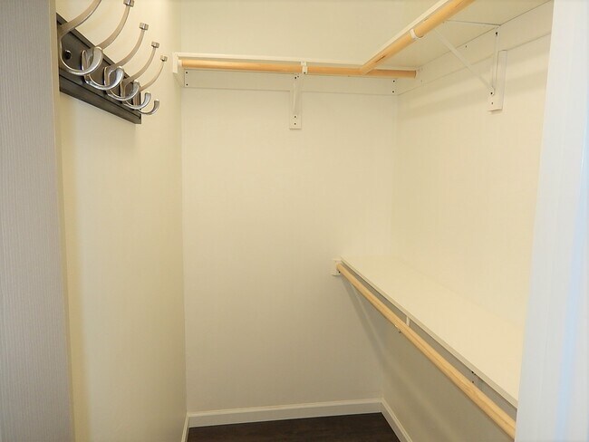 Building Photo - 1016 Caspan St