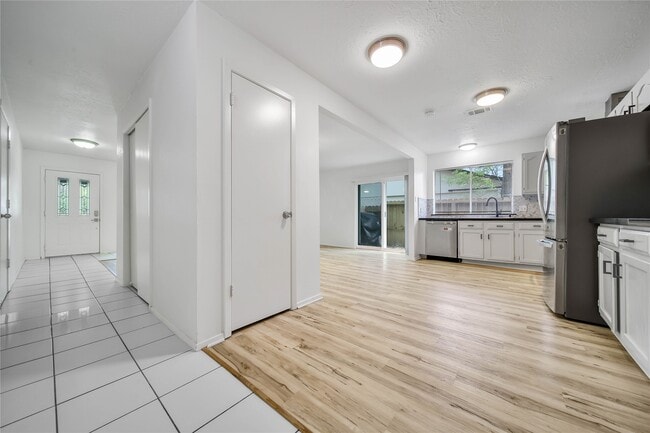 Building Photo - 26 Green Field Pl