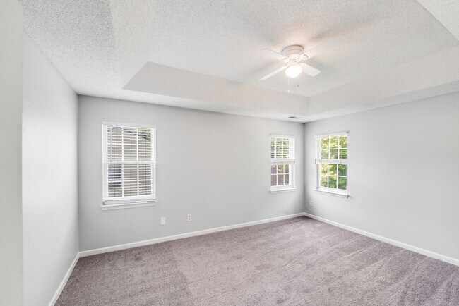 Building Photo - Beautiful 3BR/2.5BA Near Rivergate & Charl...