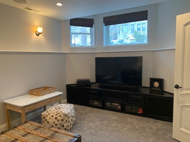 Building Photo - 1221 W Eddy St