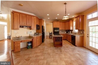 Building Photo - 9577 5th Pl
