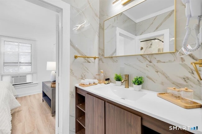 Building Photo - 500 Plank Rd